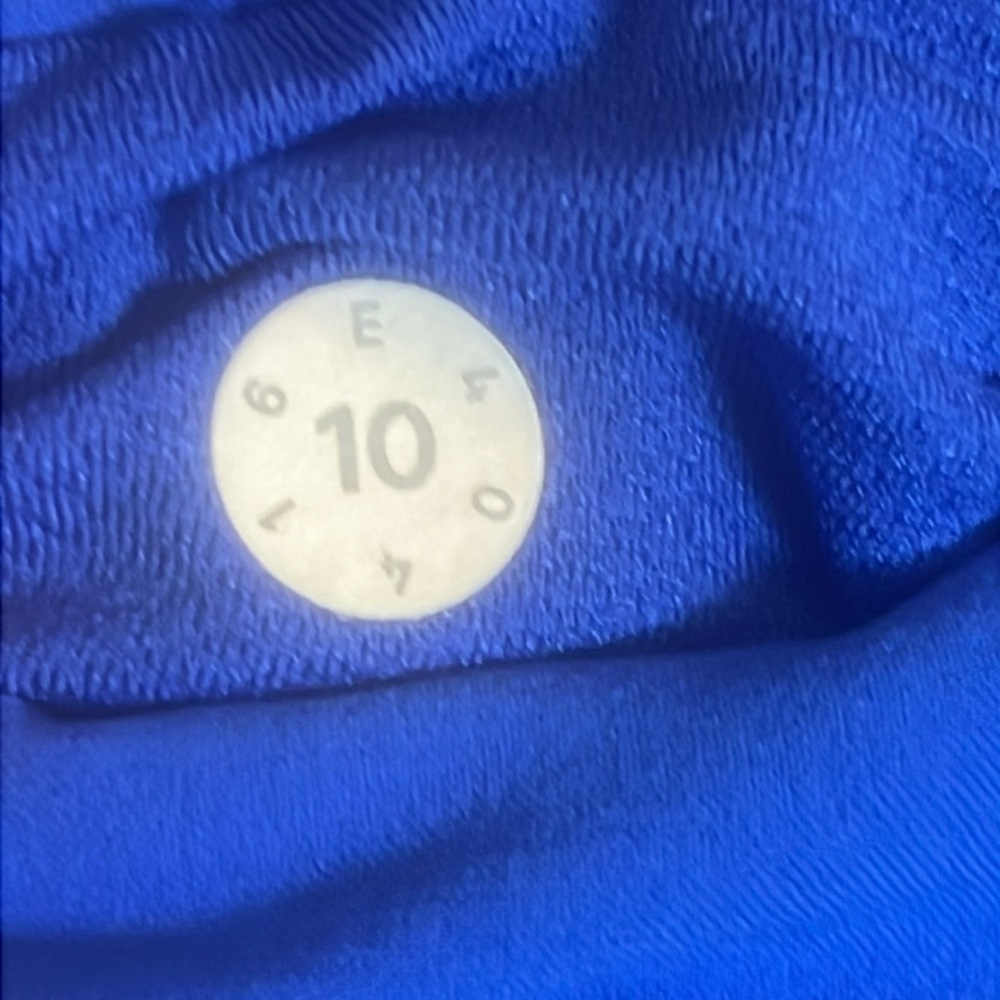 Lululemon Hi It Short Cerulean Blue Scalloped Hem Shorts Women's Size 10 - Picture 9 of 9